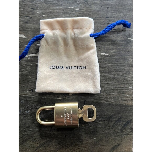 Louis Vuitton Lock & Key #300 - Picture 3 of 4